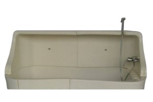 Spatwand GR + kraan voor Hondenbad